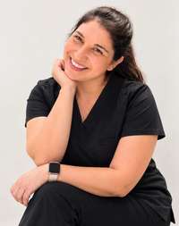 Dra. Claudia Aburto Miranda, Cirujano Dentista de Amplus Odontología